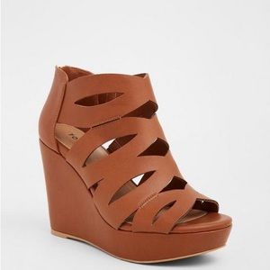 CAGED PLATFORM WEDGE (WW)